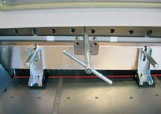 Mechanical blade lifting device